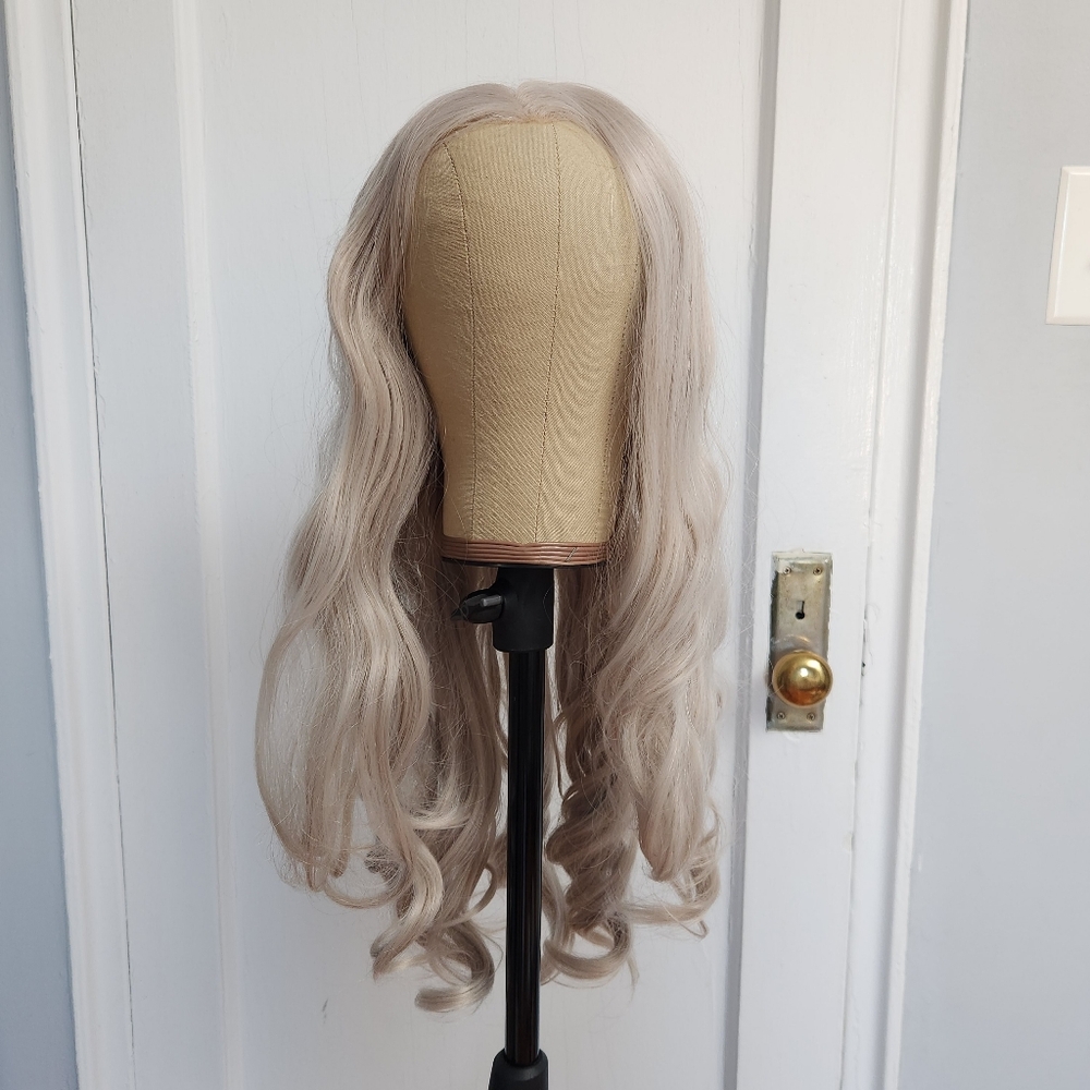 Donalovehair Front Lace Silver Grey Wavy Curled Long Hair Synthetic 26" Wig - Picture 4 of 16